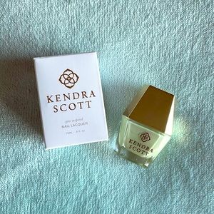 💚Kendra Scott Chalcedony💚